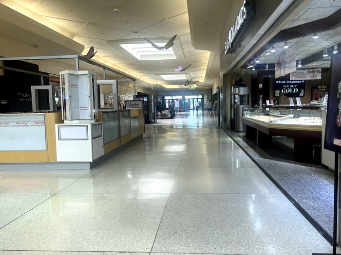 Oakland Mall - July 23 2022 (newer photo)